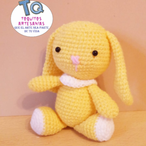 Amigurumi Conejo orejas largas P021