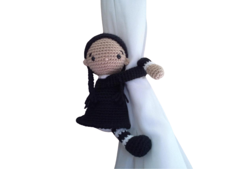 Miércoles addams sujeta Cortina